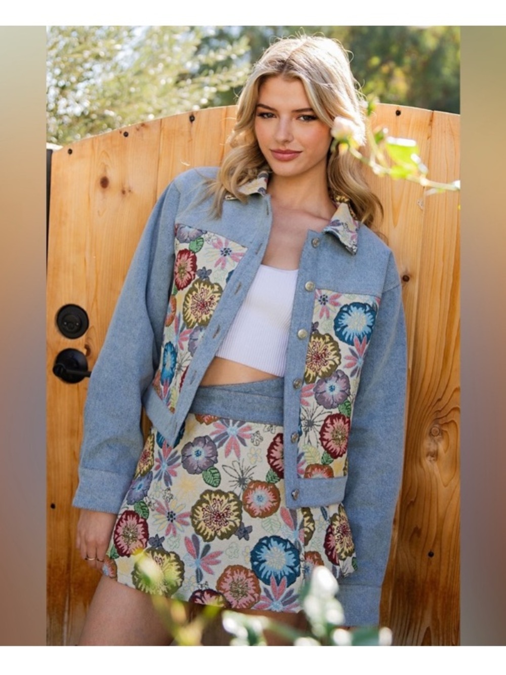 eesome Vintage Floral Tapestry Denim Jacket